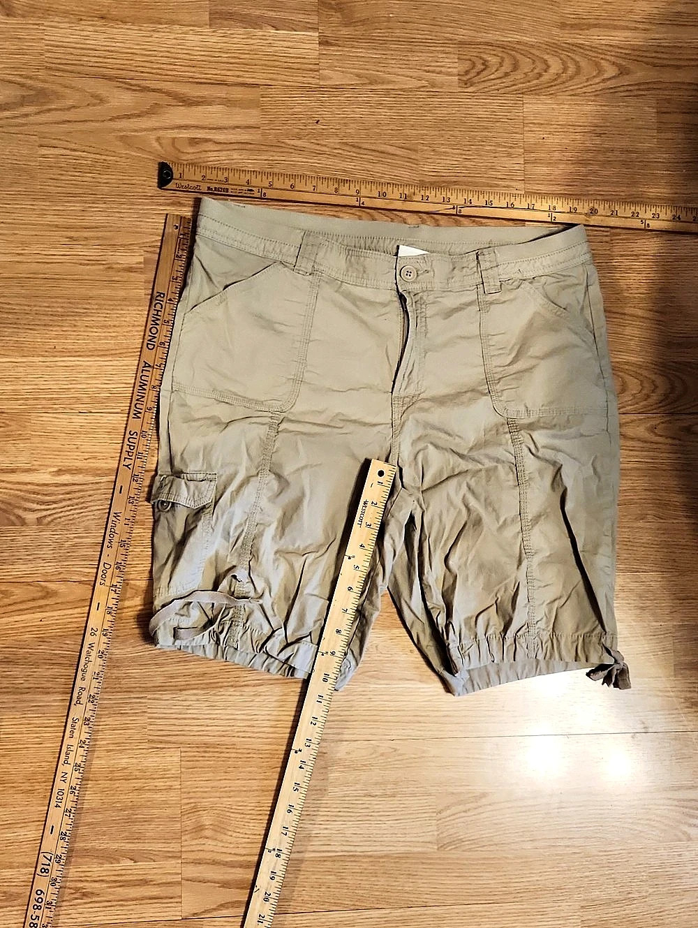 St. John's Bay Women's Cargo Shorts Beige Size 16